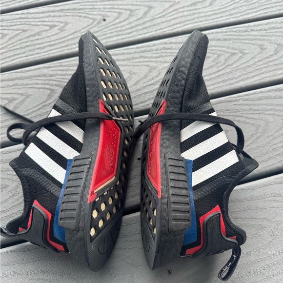 Adidas NMD R1 Black White Red Blue Sneakers Men’s Size 12 main image 7